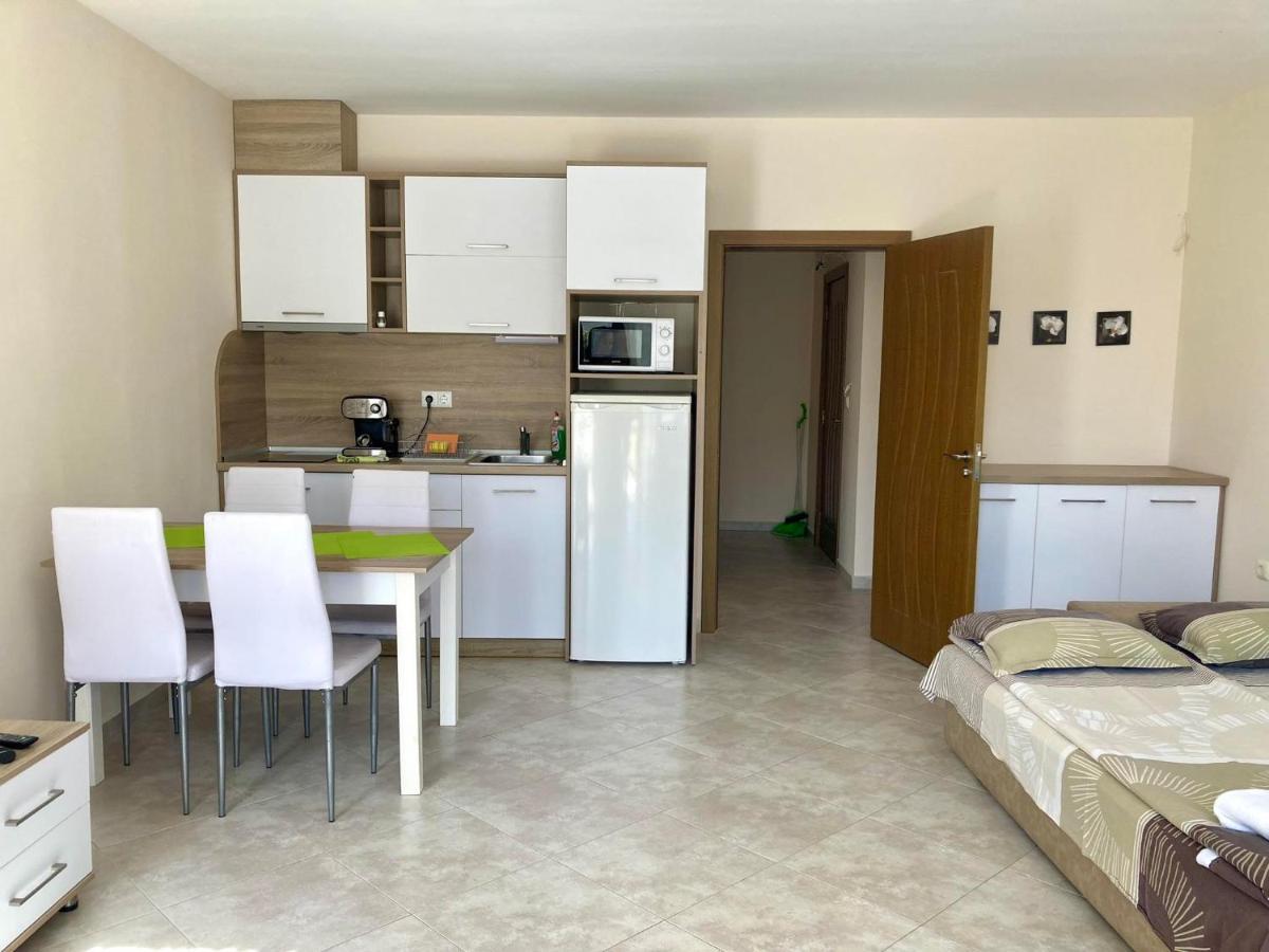 Apartments In Villas Apolon Sozopol Bagian luar foto